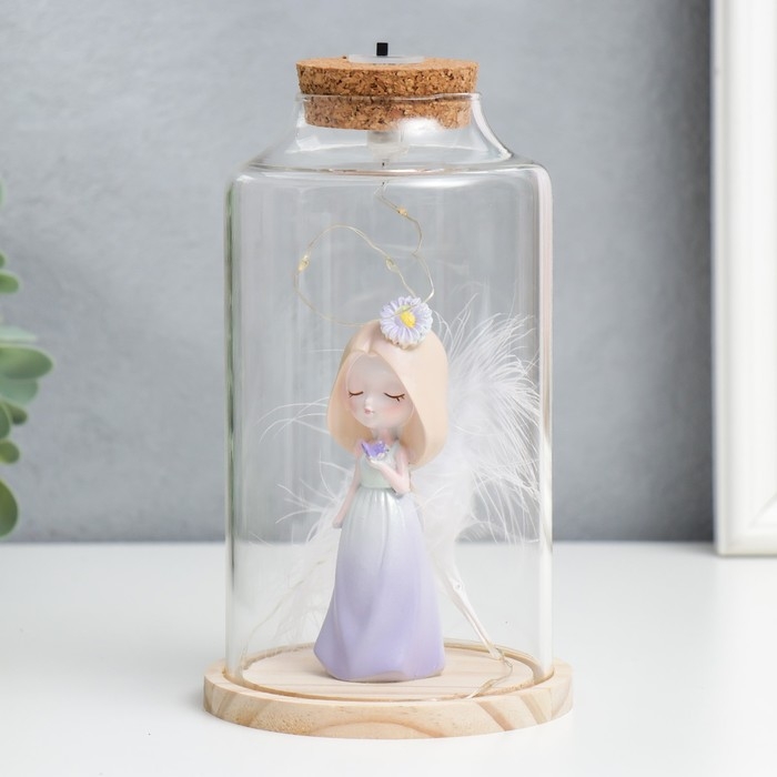 Сувенир полистоун световой  Сувенир полистоун световой "Девочка в капюшоне с цветком и пером" 10х10х17,5 см