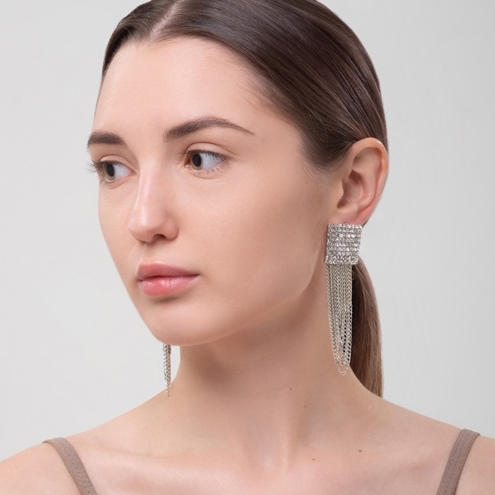 Серьги висячие со стразами «Голливуд» нити в квадрате, цвет белый в серебре, 9,5 см Серьги висячие со стразами «Голливуд» нити в квадрате, цвет белый в серебре, 9,5 см