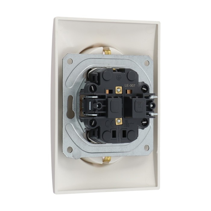 Розетка двухместная TOT Elegant, 16 А, скрытая, с з/к, белая Розетка двухместная TOT Elegant, 16 А, скрытая, с з/к, белая