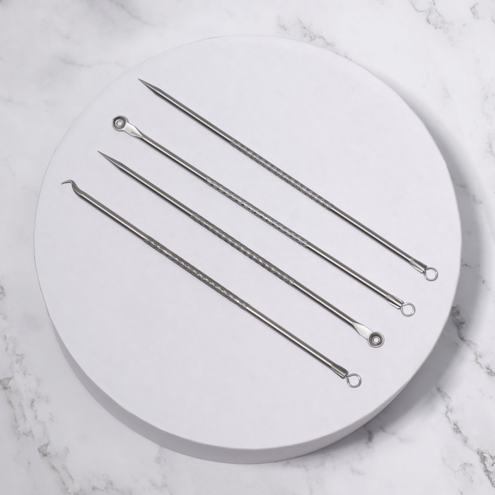 Косметологический набор, 4 предмета, в пластиковом футляре, 11,5 см, цвет серебристый Косметологический набор, 4 предмета, в пластиковом футляре, 11,5 см, цвет серебристый