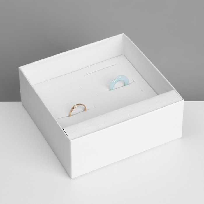 Подставка для украшений «Шкатулка» 12 мест, 14,5×14,5×6 см, цвет белый Подставка для украшений «Шкатулка» 12 мест, 14,5×14,5×6 см, цвет белый