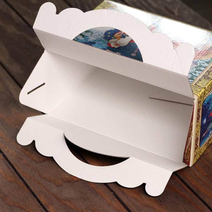 Новый год. Подарочная коробка Новый год. Подарочная коробка "Богатыри", 25 x 12 x 24 см.