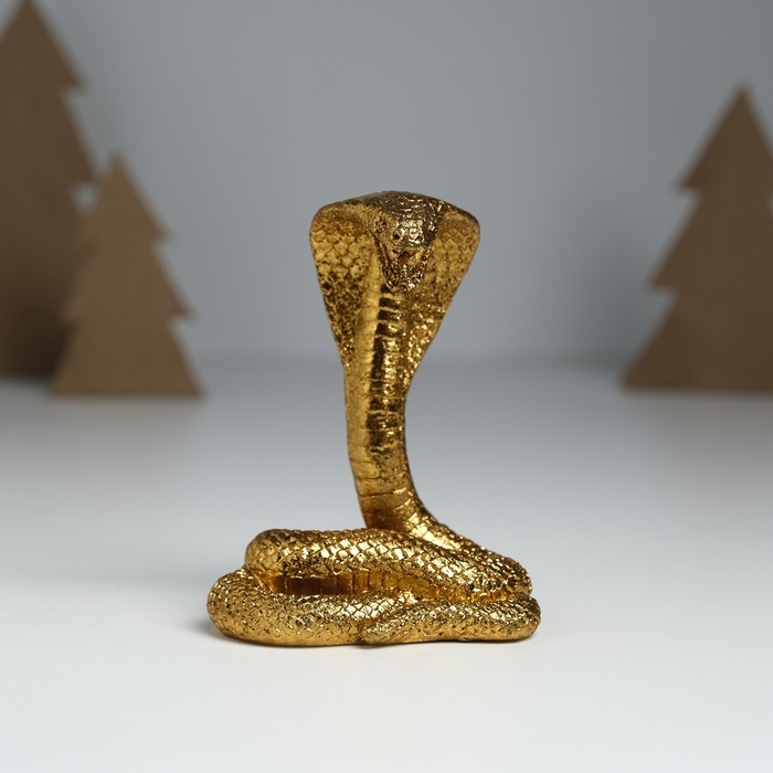 Сувенир полистоун Сувенир полистоун "Королевская кобра" золото 7х5х8,7 см