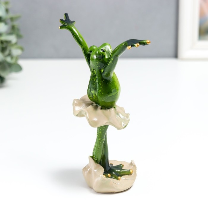 Сувенир полистоун лак  Сувенир полистоун лак "Лягуха балерина - полёт" 17х7х10 см