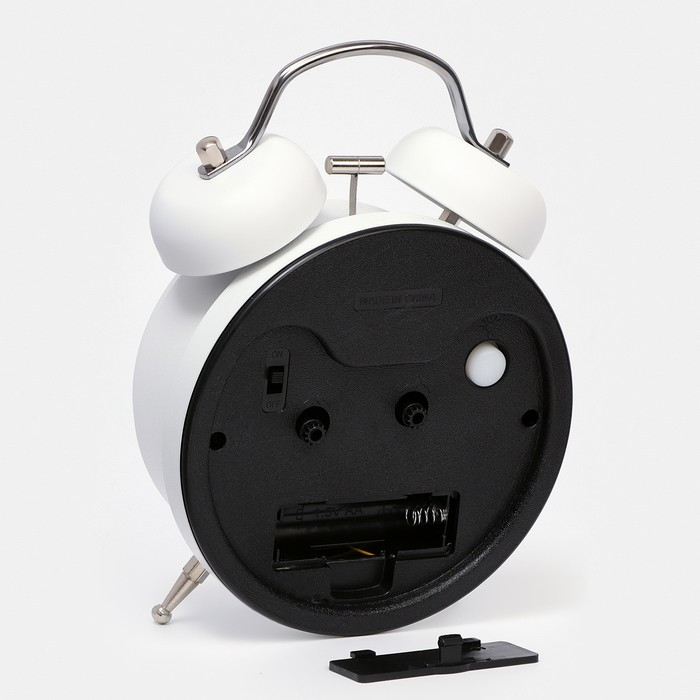 Будильник Будильник "Прованс", дискретный ход, d-9 см, с подсветкой, 17 х 11 см