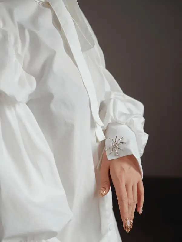 Брошь &laquo;Паук&raquo;, жемчужинка, белая в серебре