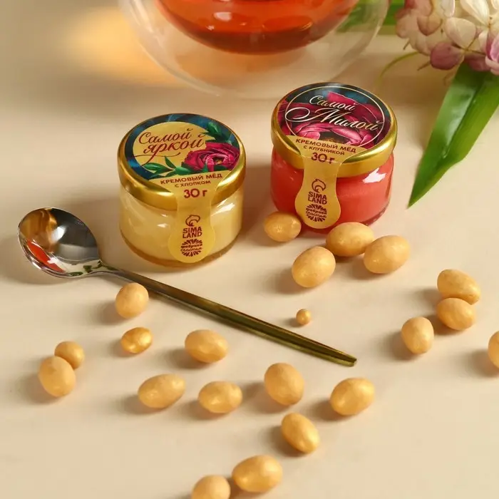 Набор «Ты совершенна»: крем-мёд с клубникой и хлопком 30 г. х 2 шт., арахис в шоколадной глазури 70 г., чай чёрный с тропическими фруктами 50 г., ложка Набор «Ты совершенна»: крем-мёд с клубникой и хлопком 30 г. х 2 шт., арахис в шоколадной глазури 70 г., чай чёрный с тропическими фруктами 50 г., ложка