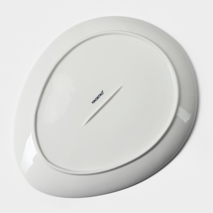 Блюдо для подачи фарфоровое Magistro «Бланш», d=32 см, цвет белый Блюдо для подачи фарфоровое Magistro «Бланш», d=32 см, цвет белый