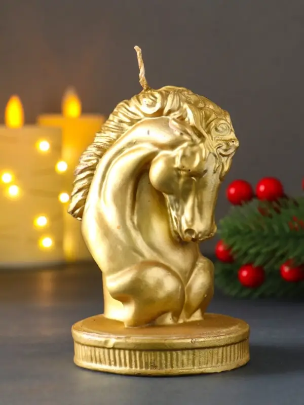 Свеча Символ Года   Свеча Символ Года  "Буцефал", лак, 11,3*7,5*8,5, золото