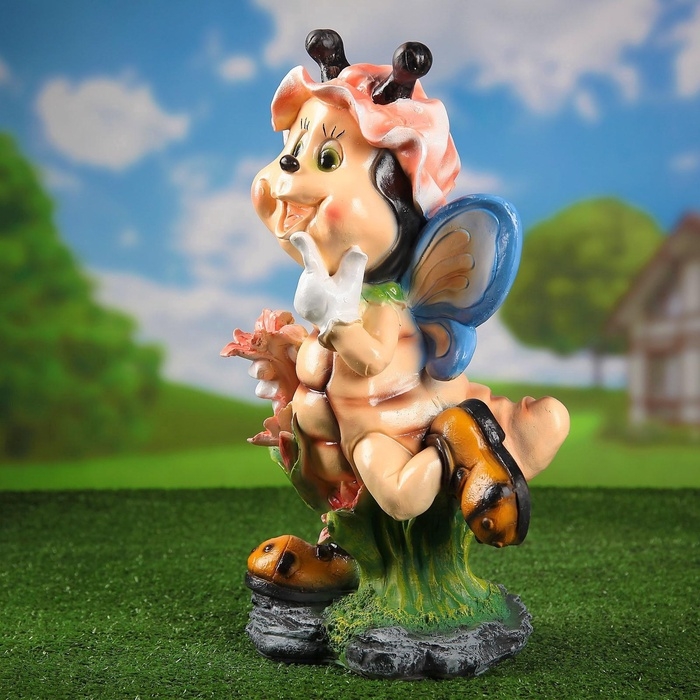 Садовая фигура из полистоуна «Пчёлка в панамке», 49×23×25 см Садовая фигура из полистоуна «Пчёлка в панамке», 49×23×25 см