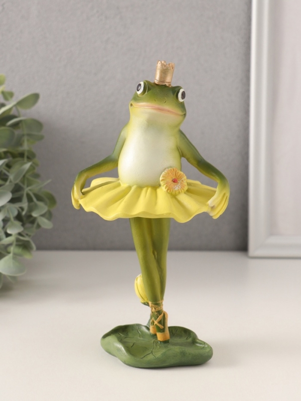Сувенир полистоун Сувенир полистоун "Лягушка-царевна в жёлтой пачке балерины" 10,5х9х19 см