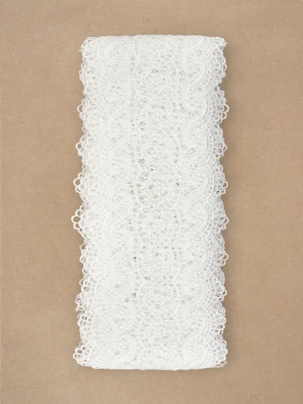 Кружево гипюровое, 105 мм, 6.8&plusmn;0.5 м, цвет белый