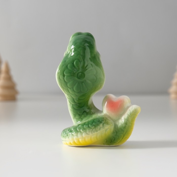 Сувенир керамика Сувенир керамика "Зелёная кобра с сердечком - Love" 4х7,5х8 см