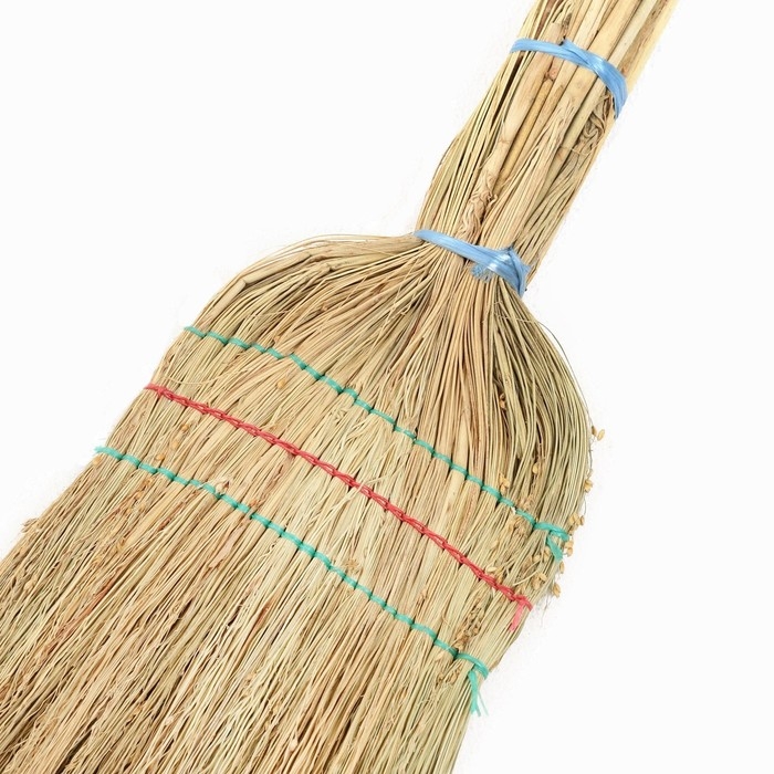 Веник узбекский из сорго 3х-прошивной малый, 75-80 см, (фасовка 50шт.) Веник узбекский из сорго 3х-прошивной малый, 75-80 см, (фасовка 50шт.)