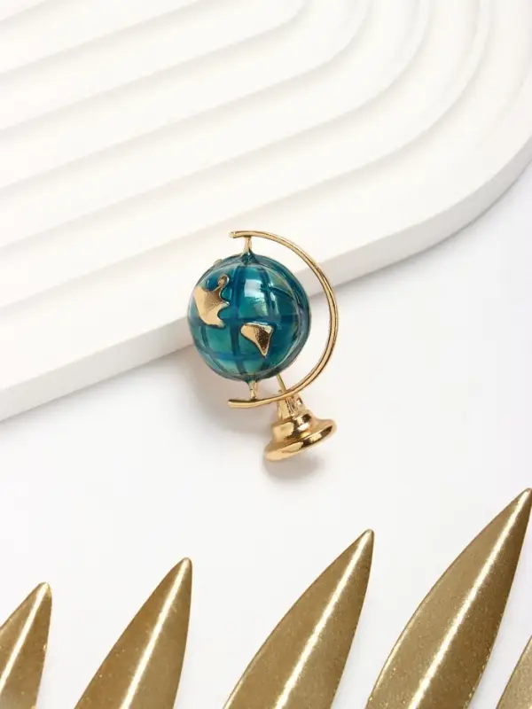 Брошь &laquo;Школа. Глобус&raquo;, морская в золоте