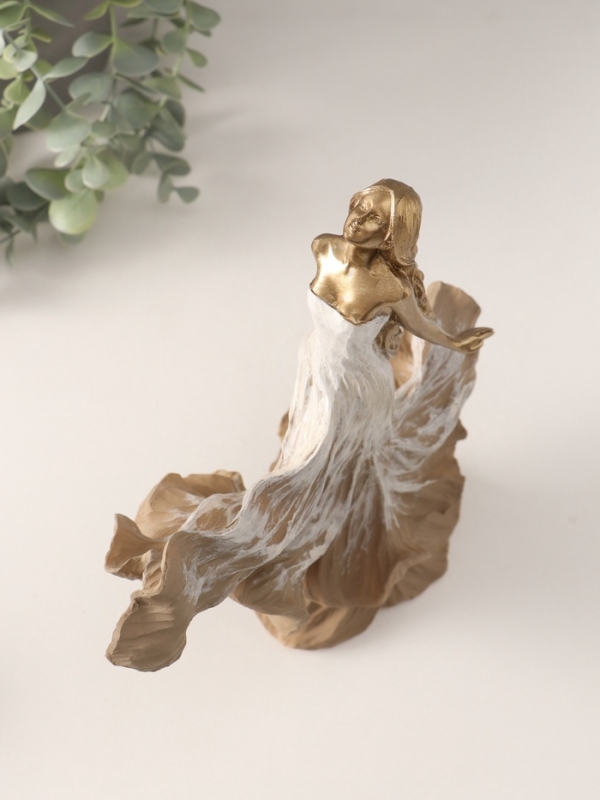 Сувенир полистоун  Сувенир полистоун "Перерождение. Девушка в летящем платье" бежевый 22,5х8,5х25 см