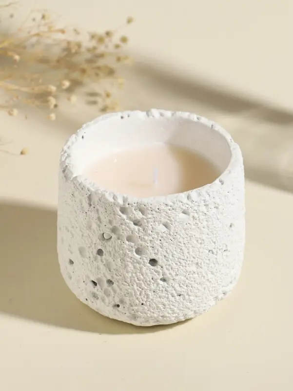 Свеча в подсвечнике вулканическом &laquo;Лава&raquo;, белая, 8.5&times;8.5&times;7.5 см