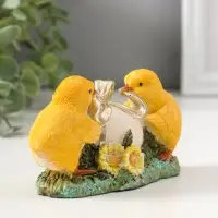 Сувенир полистоун "Цыплята завязывают подарочный бант на яичке" 7 см