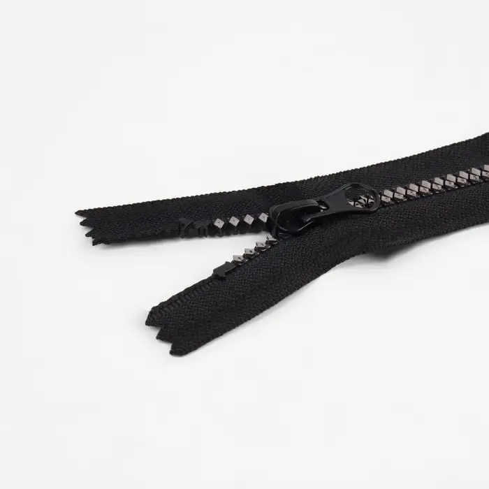 Молния «Трактор», №5, неразъёмная, замок автомат, 18 см, чёрная