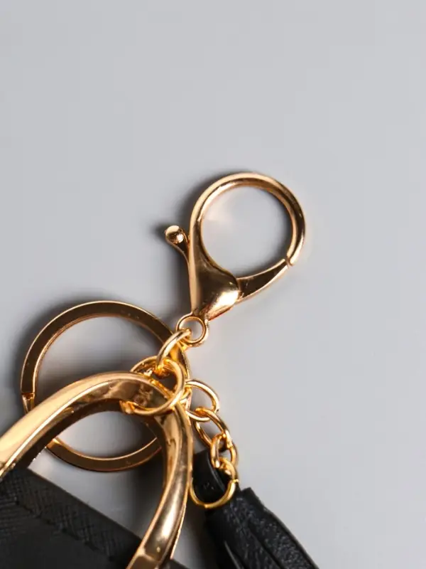 Брелок кожзам с карабином, с кистью Брелок кожзам с карабином, с кистью "Сумка тоут" чёрная 6,5х3х7 см