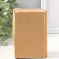 Сувенир полистоун "Зайчик в зеленый комбинезоне, с жёлтым сердцем" 13 см