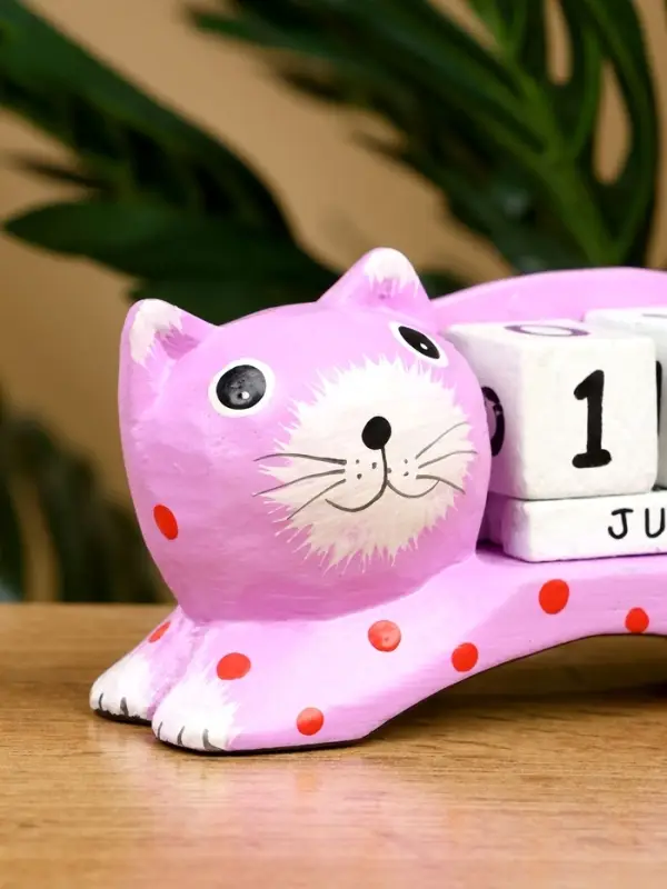 Календарь настольный &laquo;Кошка&raquo;, 14&times;4&times;10 см, дерево, сиреневый