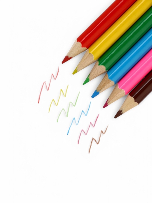 Набор в открытке: отрывной блок с заданиями и карандаши Набор в открытке: отрывной блок с заданиями и карандаши "8 марта!"