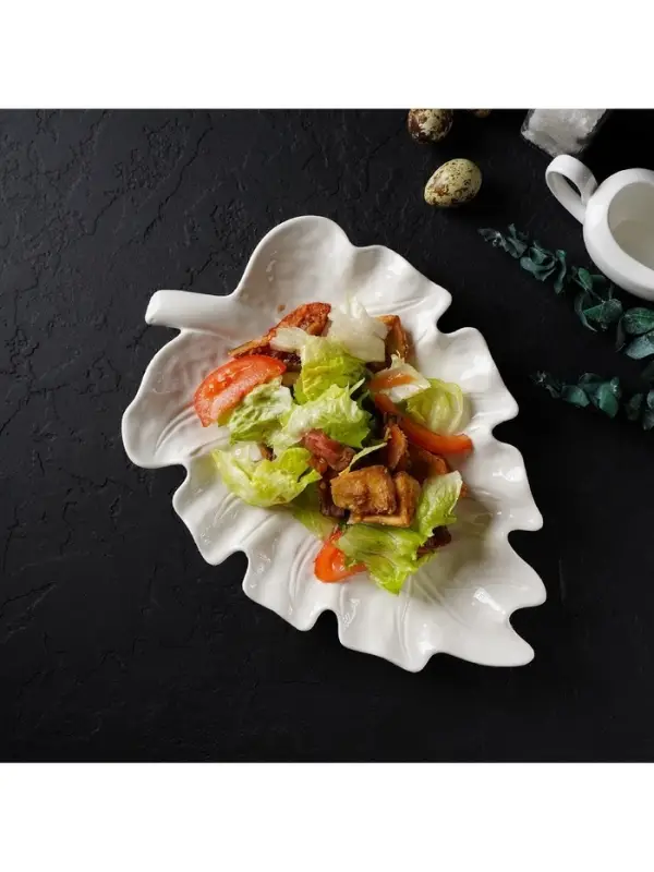 Блюдо сервировочное &laquo;Лист&raquo;, 30&times;20 см, керамика, белое