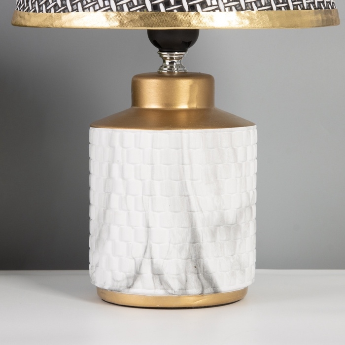 Лампа настольная Лампа настольная "Мрамор" 1х40Вт Е27 черный/золото 22,5х22,5х35см