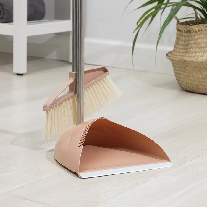 Щётка для пола Доляна: щётка 23&times;88 см, совок 26&times;26&times;73 см, бежевая