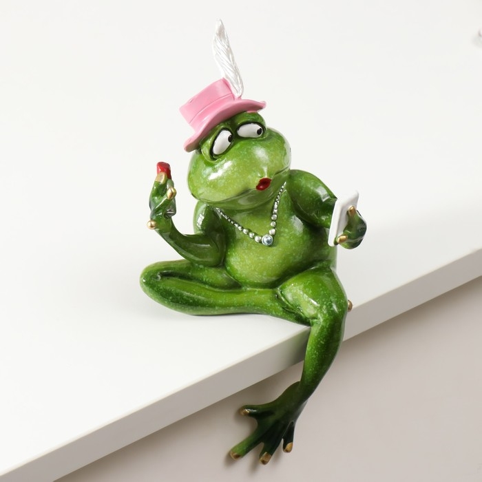 Сувенир полистоун лак на полку Сувенир полистоун лак на полку "Лягуха - модница" 21х10х6,5 см