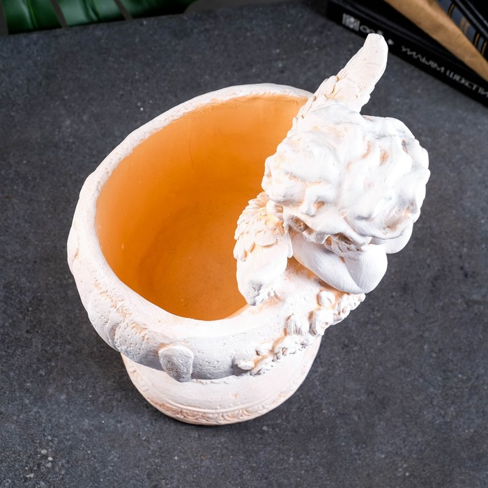 Фигурное кашпо Фигурное кашпо "Ангел в вазе" бежевый, 1,2 л / 20х35х23см