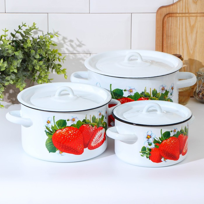 Набор эмалированных кастрюль «Клубника садовая», 3 предмета: 1,5 л, 2,9 л, 4,5 л Набор эмалированных кастрюль «Клубника садовая», 3 предмета: 1,5 л, 2,9 л, 4,5 л