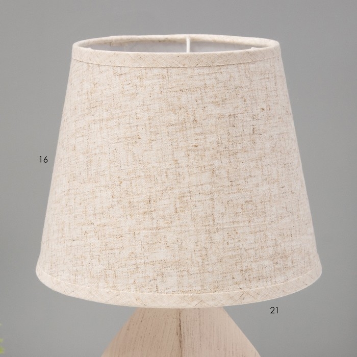 Настольная лампа Настольная лампа "Ариса" Е14 40Вт белый 20х20х32 см