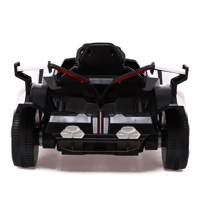 Электромобиль «Купе», 2 мотора, цвет белый Электромобиль «Купе», 2 мотора, цвет белый