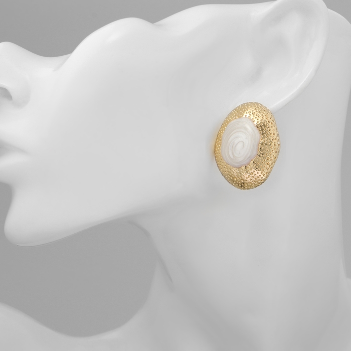 Серьги с жемчугом &laquo;Абстракция&raquo; жемчужная ракушка, цвет белый в золоте