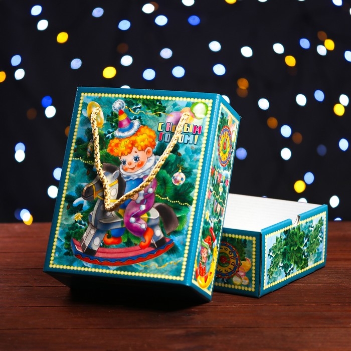 Новый год. Подарочная коробка Новый год. Подарочная коробка "Новогодние эльфы" 16,5 х 7,9 х 20,8 см.