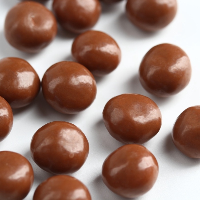 Шоколадные шарики- драже в коробке Шоколадные шарики- драже в коробке "Впусти новый год", 37 гр