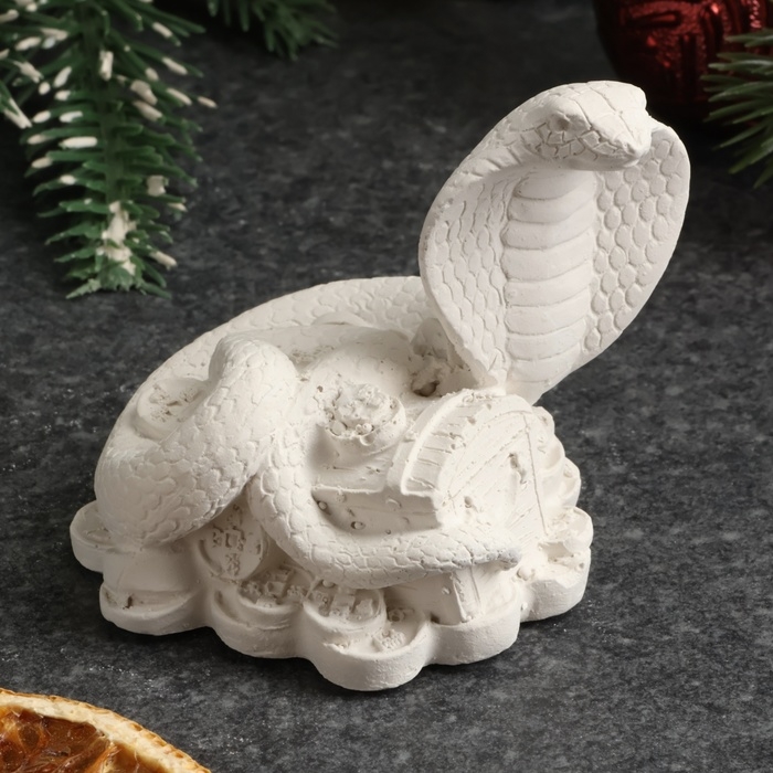 Новый год. Символ 2025. Фигура для раскраски  Новый год. Символ 2025. Фигура для раскраски "Змея с сундуком", 6х6х5см