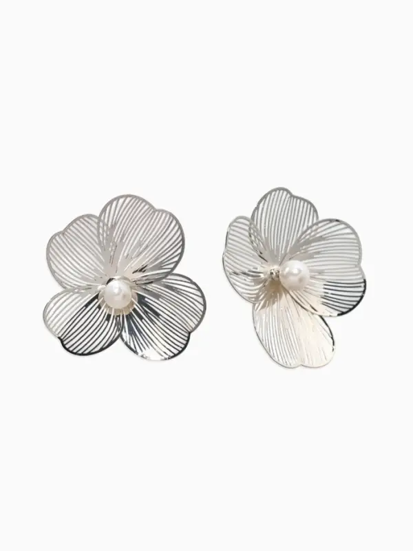 Серьги с жемчугом &laquo;Цветы&raquo; крупные, белые в серебре