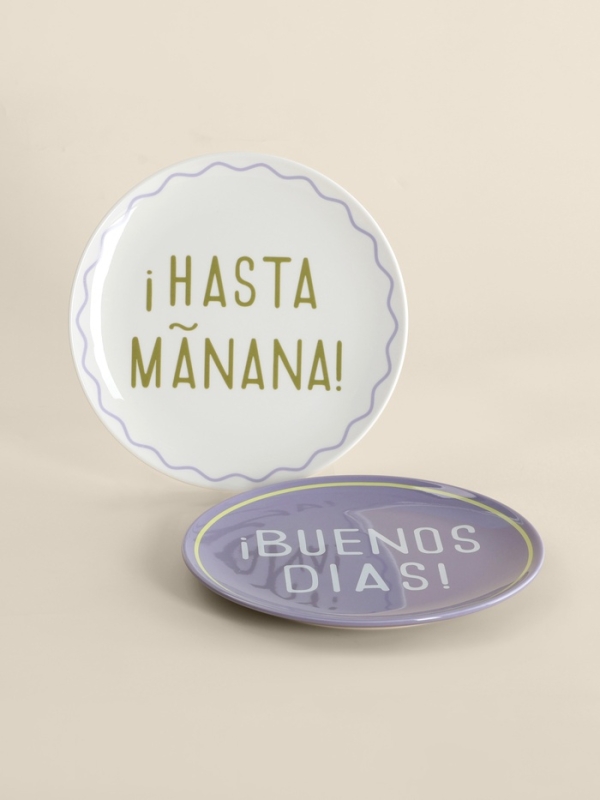 Тарелки SL Home «Уроки испанского: ¡Hasta mañana - Buenos dias», d=22 см, набор 2 шт., фарфор, белые, фиолетовые Тарелки SL Home «Уроки испанского: ¡Hasta mañana - Buenos dias», d=22 см, набор 2 шт., фарфор, белые, фиолетовые
