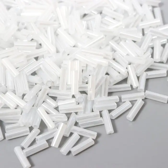 Стеклярус размер 6 мм  Стеклярус размер 6 мм "Белая устрица" 20 гр