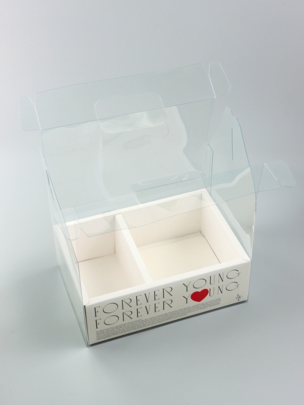 Коробка с PVC для цветов и десертов 26 х 18 х 30 см, любовь Коробка с PVC для цветов и десертов 26 х 18 х 30 см, любовь