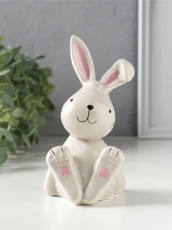 Сувенир керамика "Серый зайчик с сердечками на пяточках" 8х7,5х13,6 см