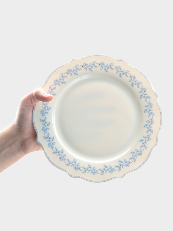 Тарелка WY Royal blue, d=20 см, фарфор, белая Тарелка WY Royal blue, d=20 см, фарфор, белая