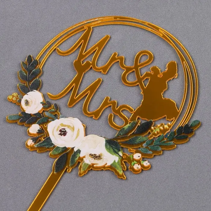 Топпер для торта Mr & Mrs, золотой Топпер для торта Mr & Mrs, золотой