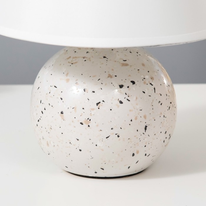 Настольная лампа "Антерс" Е14 40Вт белый 20х20х25 см