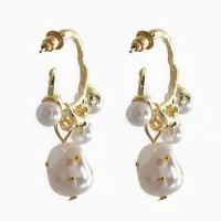 Серьги-кольца с жемчугом "Бусинки в крапинку", цвет белый в золоте Серьги-кольца с жемчугом "Бусинки в крапинку", цвет белый в золоте