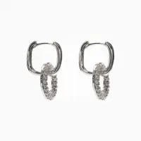 Серьги &laquo;Оковы&raquo; сияние круга, белые в серебре