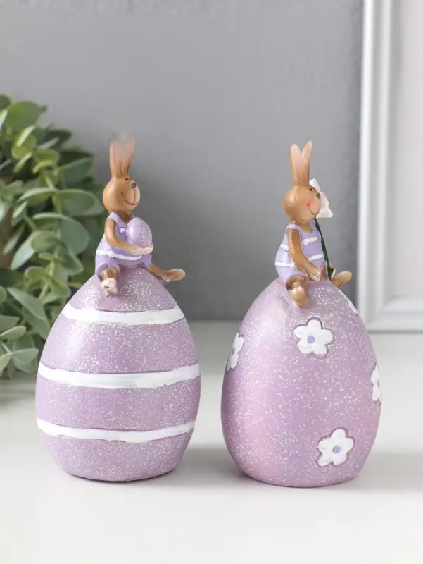 Сувенир полистоун "Лавандовые зайчики верхом на пасхальных яичках" набор 2 шт 6,5х6,5х13 см   109158